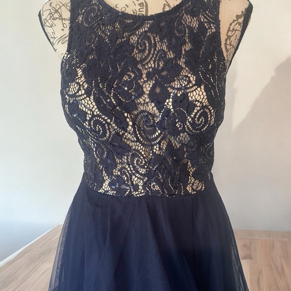 SPEECHLESS FIT & FLARE FORMAL DRESS HIGH LOW CASCADING HEM SZ 3 NAVY - Picture 5 of 10